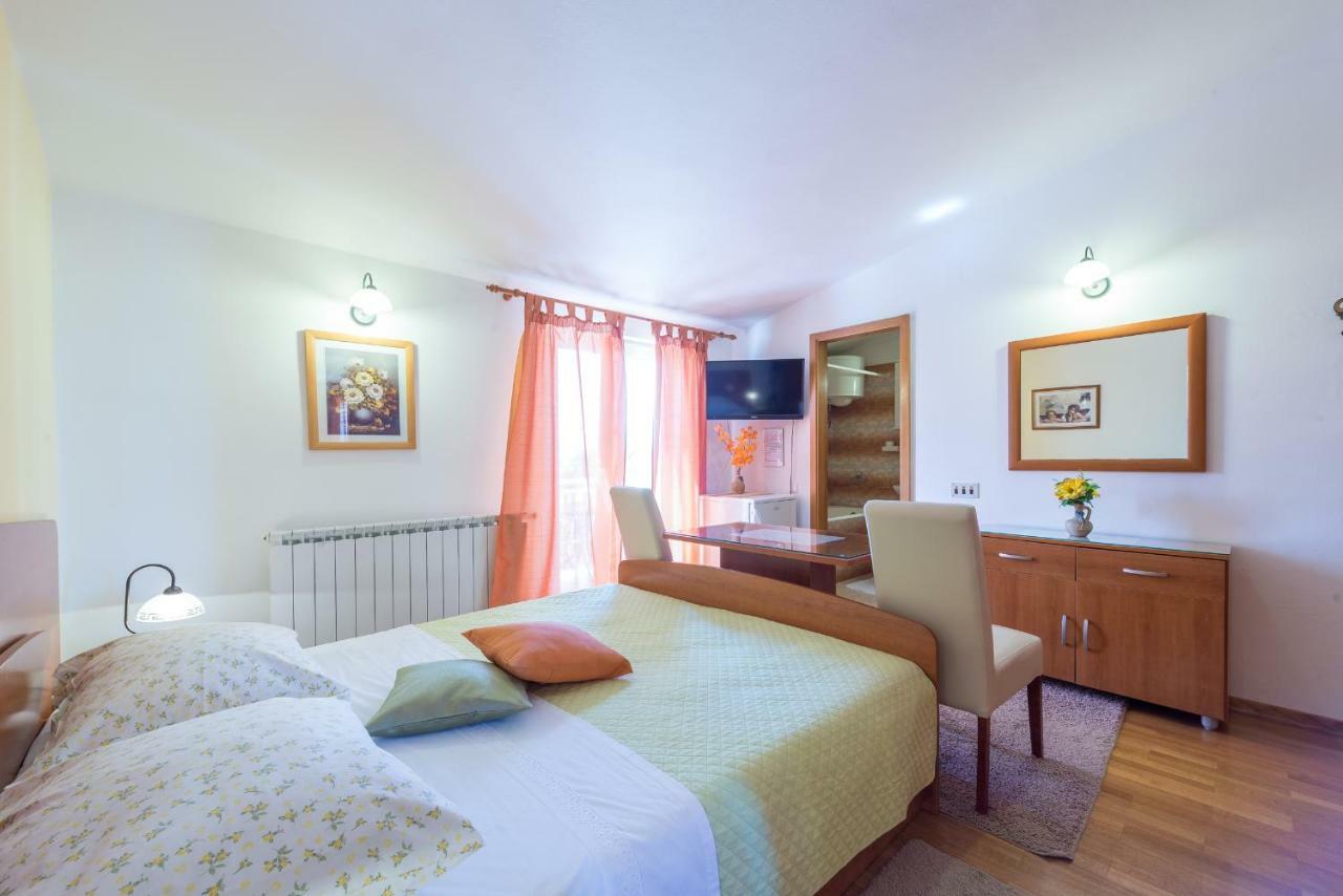 House Jelena Hotel Mlini Exterior photo